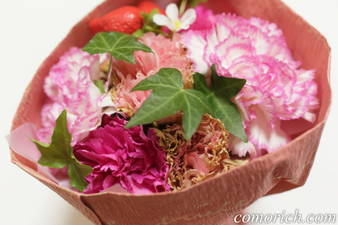 【日比谷花壇】母の日 そのまま飾れるブーケ「ストロベリーピンク」